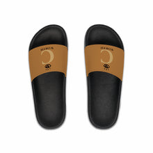 Load image into Gallery viewer, I C WORTH Men&#39;s Tan Slide Sandals
